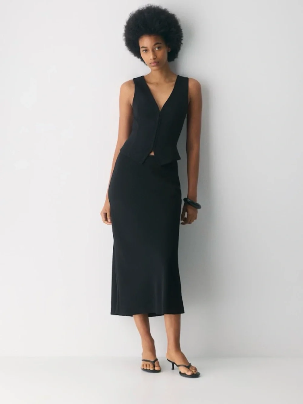 EUC ARITZIA x WILFRED - Black Attire Vest, 6 - Picture 3 of 8